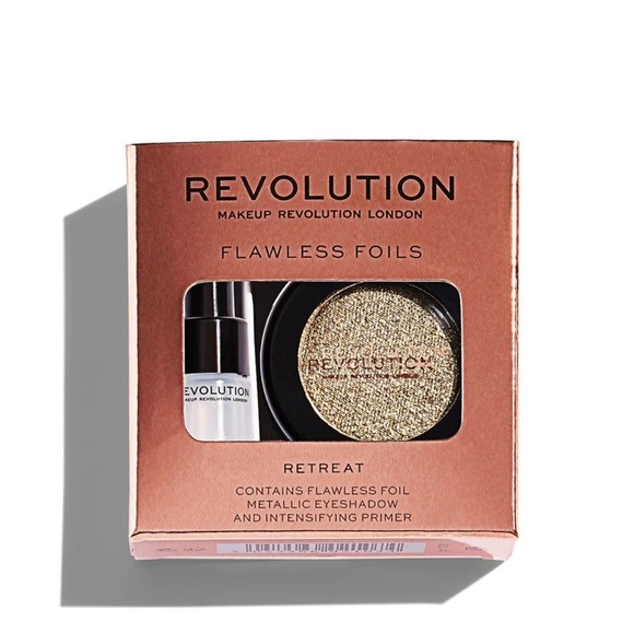 Retreat - Revolution Flawless Foils Metallic Eyeshadow & Primer - Picture 3 of 3